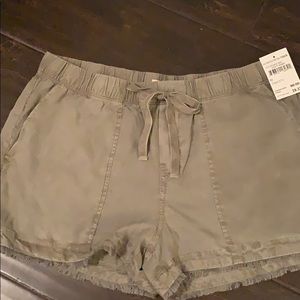 Cloth & Stone army green shorts
